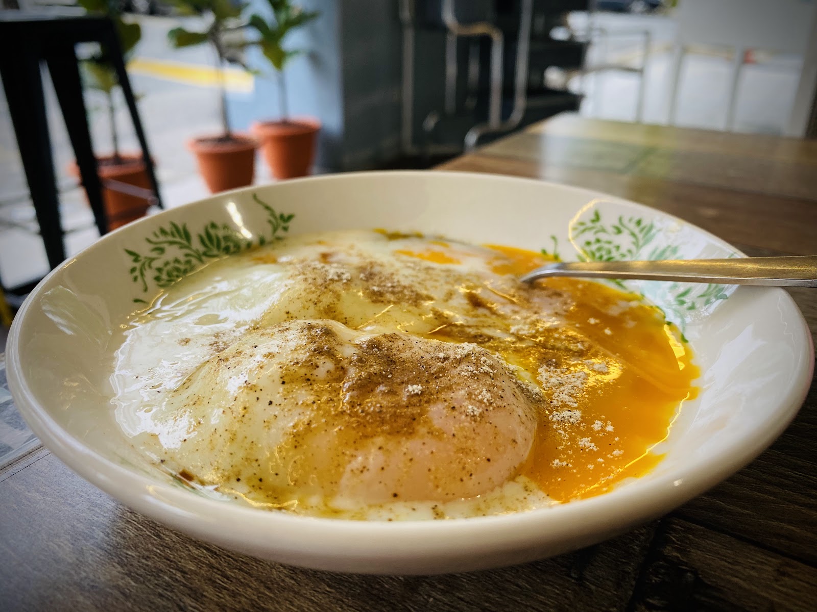 蒸/烤海南面包和生熟蛋＋海南咖啡(S)茶 Grill/Steam Hainan Bread With Egg+1 Beverage(Small) Hainan Kopi(S)Teh